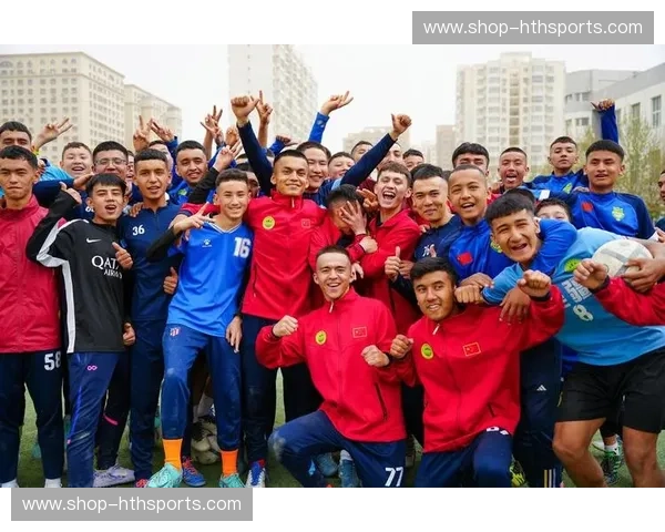 绿茵巅峰的百年回响：当红蓝之魂撞上白衣圣殿，足球已不止是足球